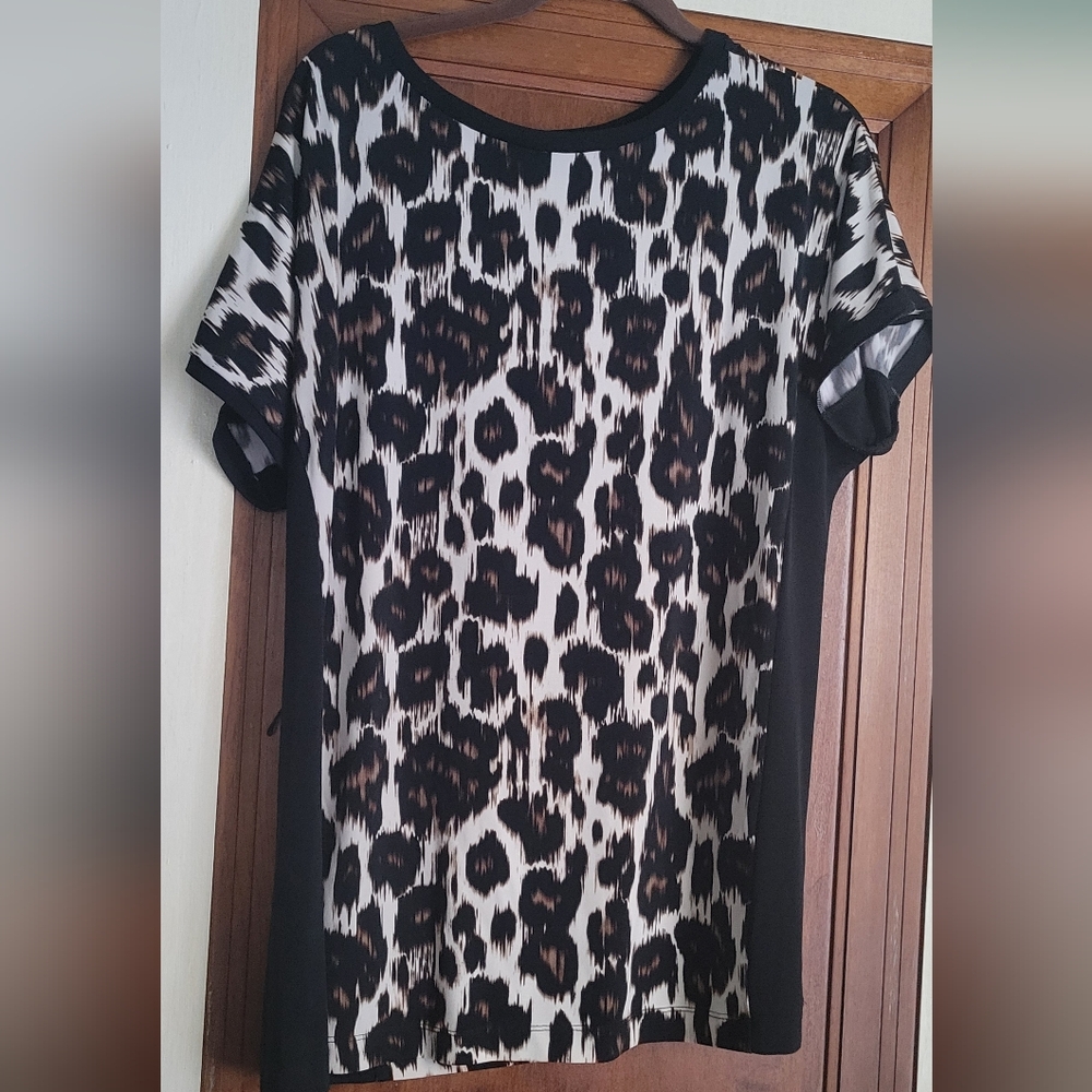 Dana Buchman Black and White Leopard Print Blouse